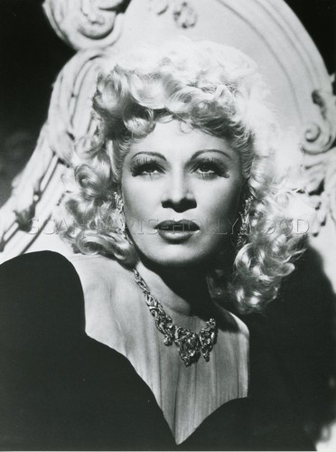 Mae west 1943 vintage - vintage, photo