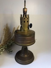 Grande lampe à pétrole en
