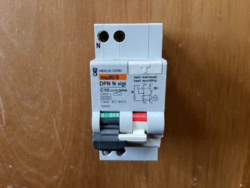 Disjoncteur differentiel 10a - disjoncteur,
