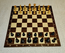 ancien Jeu d'échecs en bois