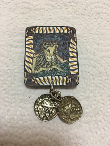 Lion brooch pin - lion, 2-1/2"
