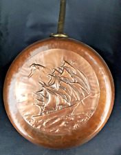 POÊLON  EN CUIVRE DU CERDON décor BÂTEAU FRÉGATE SUR MER avec OISEAU MOUETTES