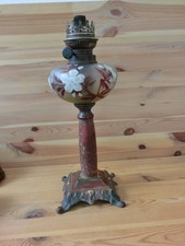 ANCIENNE ET JOLIE LAMPE A PETROLE RESERVOIR EMAILLE