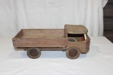 Camion ancien en bois · Jouet