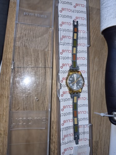 Swatch montre bracelet quartz