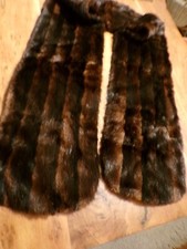 Vintage 1 Echarpe cache-cœur en vison marron foncé