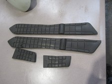 Tapis de plancher (Suzuki - Burgman Abs 650 2002 - 2012)