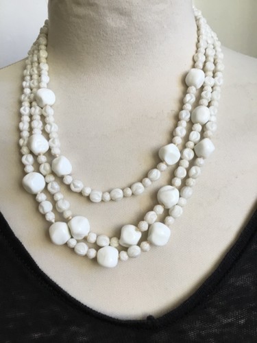 Collier ancien pâte verre - de,