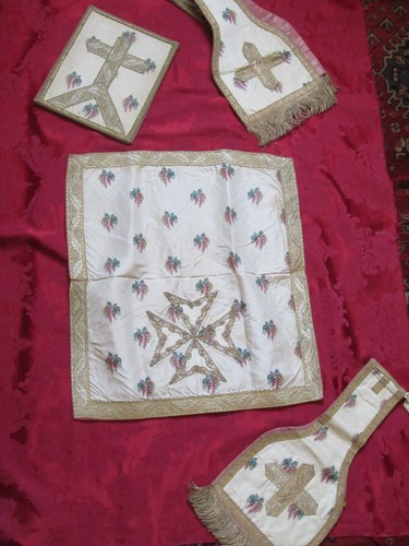 Pour chasuble blanche - chasuble,