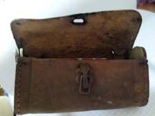 Ancienne sacoche, trousse à outils en cuir ? selle porte bagage de vélo ancien