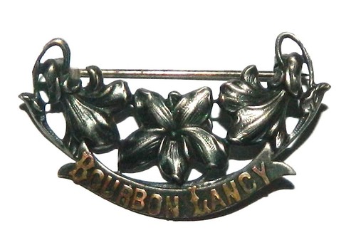 Jolie broche bourbon - bourbon, lancy