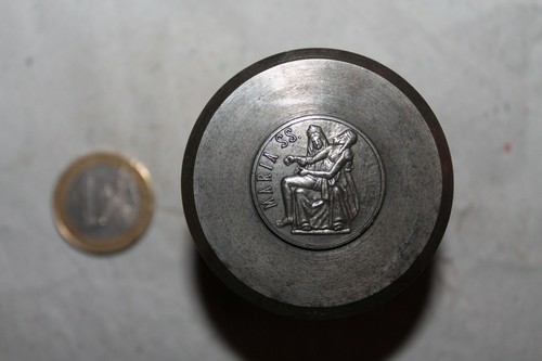 Poinçon médaille - poinçon,