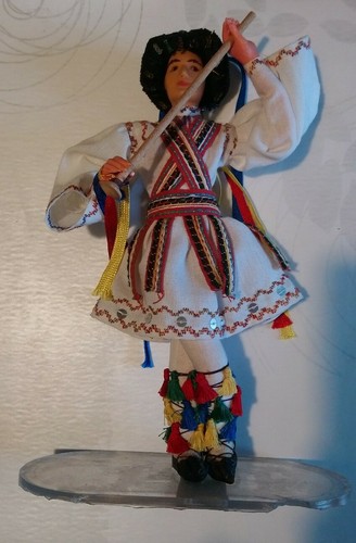 Poupée ancienne folklorique - ancienne,