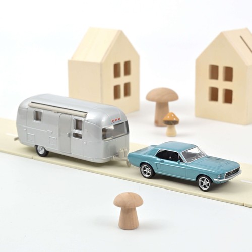 Ford mustang caravane - ford,