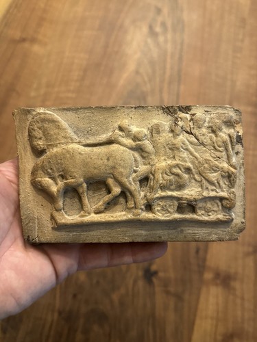 Bas relief antiquité - &,