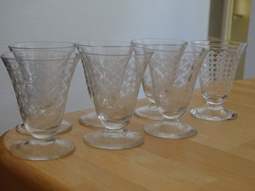 Anciens verres liqueur art - a,