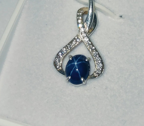 Ancien pendentif saphir