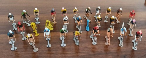 Petits coureurs cyclistes - 30,