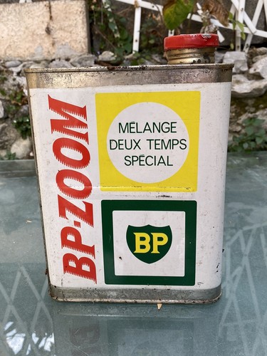 Bidon huile essence mélange
