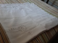 TRES BELLE NAPPE LIN BRODERIE