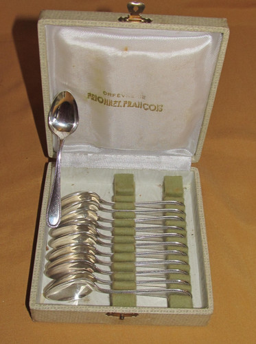 Coffret cuillères à - 12,