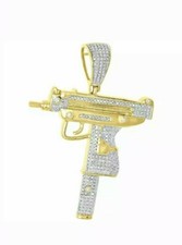 Pendentif UZI En Or Jaune Plaqué 14k Avec Diamant Simulé Rond Brillant 3,46Ct