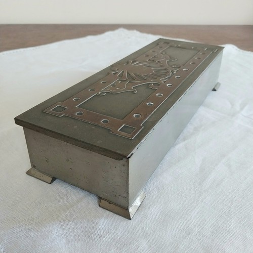 Large vintage silver crest - vintage,