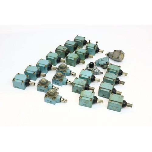 24pcs telemecanique various - 24pcs,