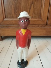 Statue coloniale en bois- art africain -chemise rouge