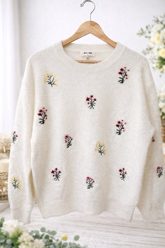 Pull brodé motifs fleurs - À,