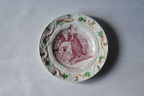 Petite assiette ancienne en - petite,
