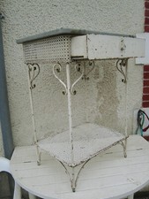 BEAU MEUBLE  MÉTAL PERFORÉ SALON TABLE  DE JARDIN MATHIEU MATÉGOT, ANNÉES 1950s