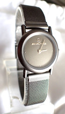 JOLIE  ANCIENNE FINE MONTRE DAME MERCEDES AMG,EDITION AFFALTERBAC,TBEG FONCTIONS