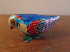 oiseau mécanique en métal