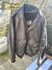 Blouson en cuir véritable + doublure assez chaude - Qui date vintage