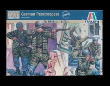 Grappes figurines au - de,
