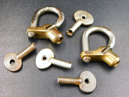Lot anciens cadenas - 2,