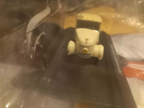 Voiture miniature peugeot - voiture, vlv