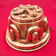 Moule à gâteaux en cuivre ancien authentique.