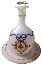 JOLIE CARAFE EN OPALINE