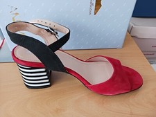 Pieds nus à talons - Neuves -