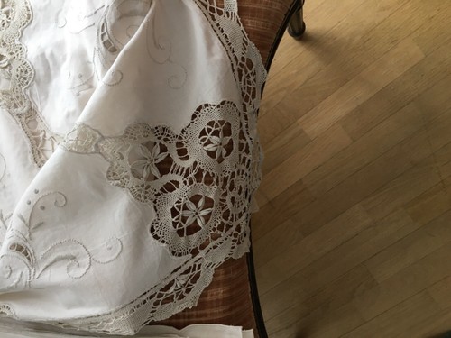 Grande nappe brodée - brodée, main