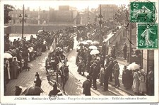 S12296 cpa 49 Angers - Monôme des Quat' Zarts - défilé des voiturs fleuries