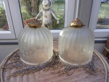 2 globes de lustre en verre - Motifs pampre vigne dégagés acide - Signés VIANNE