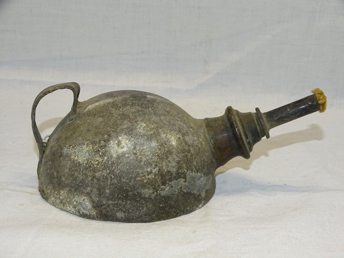 Ancienne lampe huile ou - -ancienne,