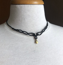Collier macramé entrelacé