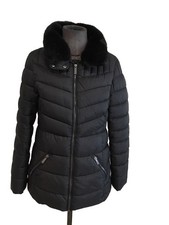 Très Belle Et Authentique