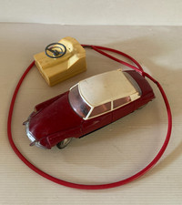 Voiture plastique filoguidé