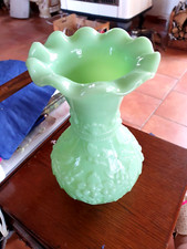 Vase Ancien en Opaline Verte - Forme Tulipe avec Effet Mouchoir 21,5cm