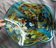 Coupe à fruits Murano ? en verre soufflé bleu à inclusions Signature d' artiste